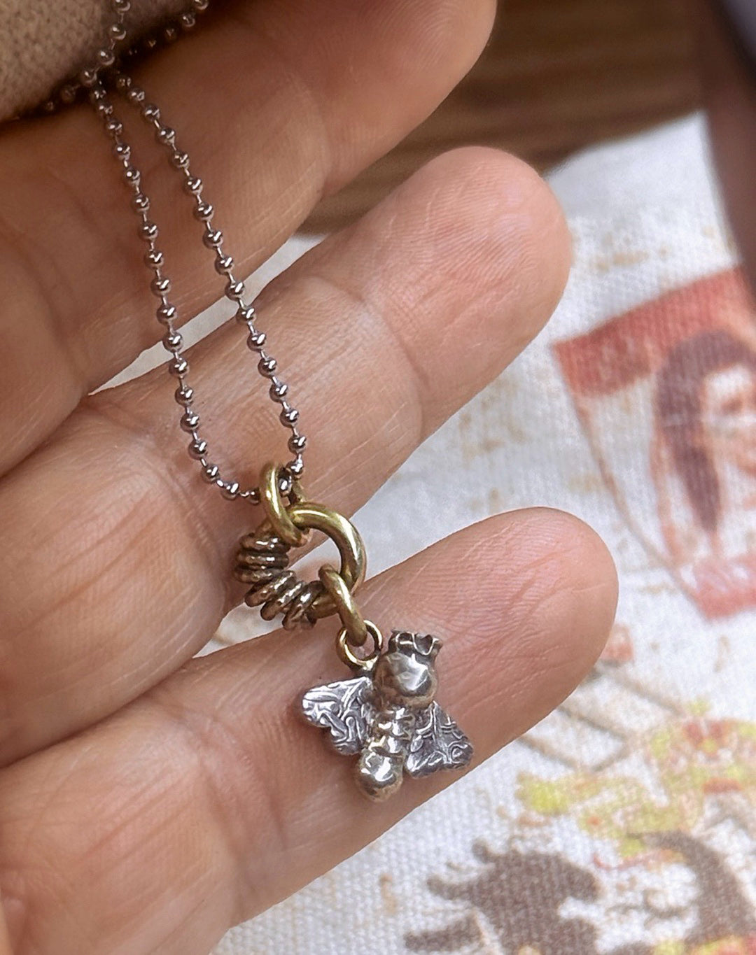 QueenBee #9 con cadena