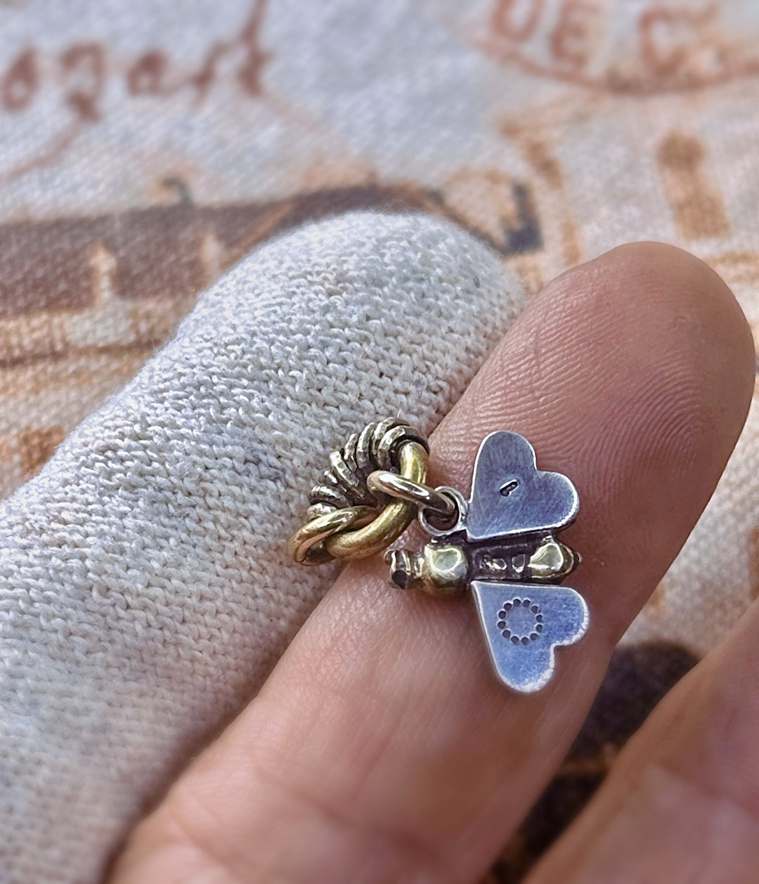 QueenBee Charm #1/sortija con los tres charms!