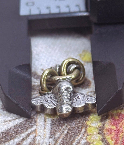 QueenBee #9 con cadena