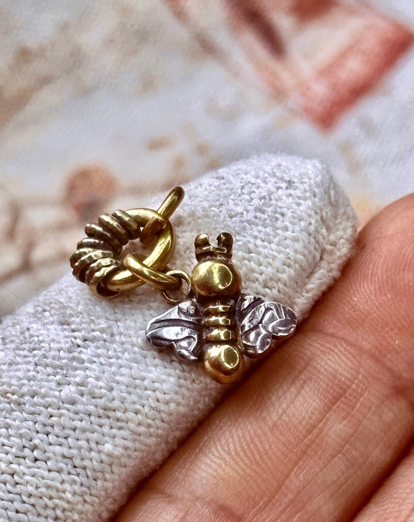 QueenBee #11 con cadena/tres Charms!