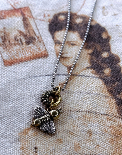 QueenBee #14 con cadena
