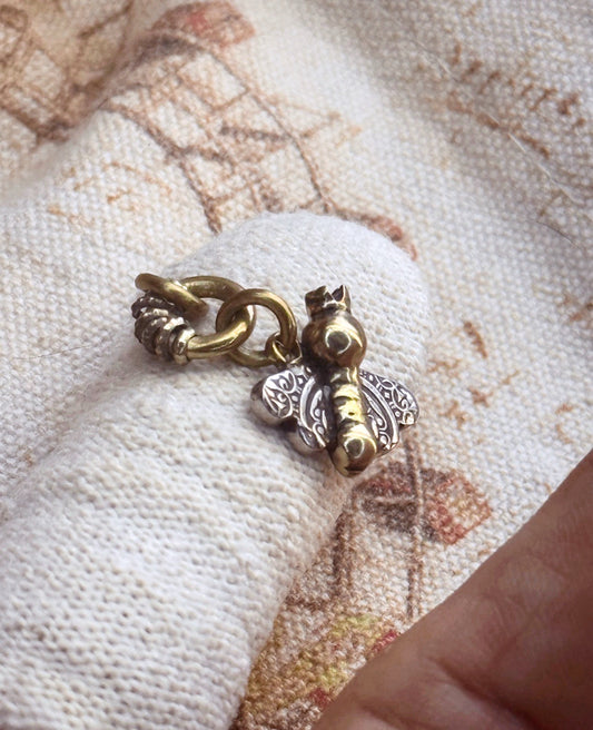 QueenBee #8 con cadena