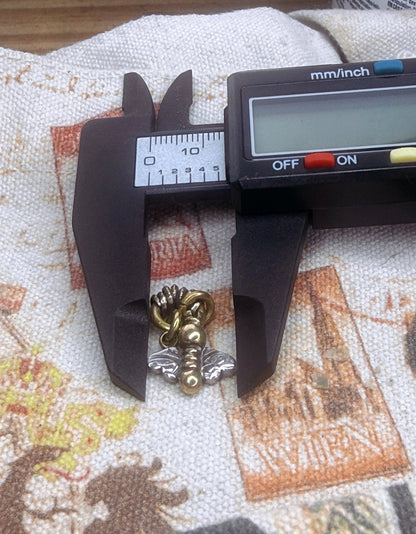QueenBee #11 con cadena/tres Charms!