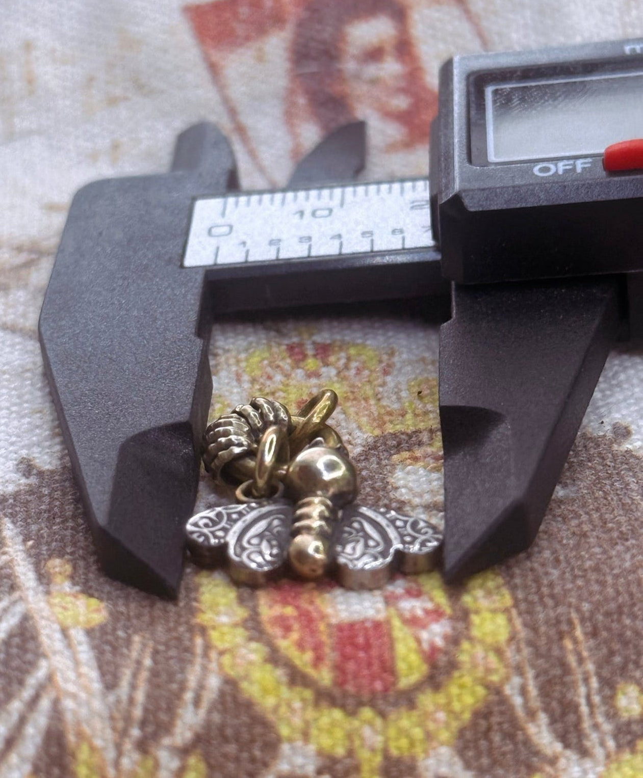 QueenBee #10 con cadena