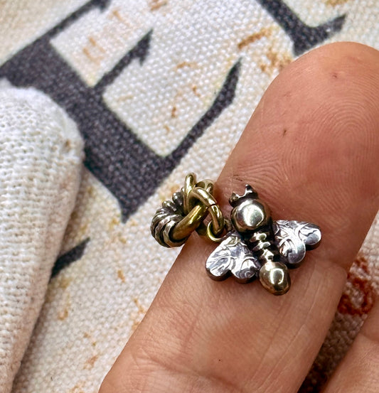 QueenBee #5 con cadena