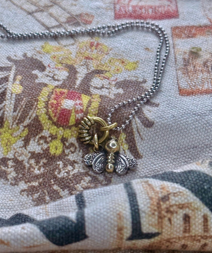 QueenBee #10 con cadena