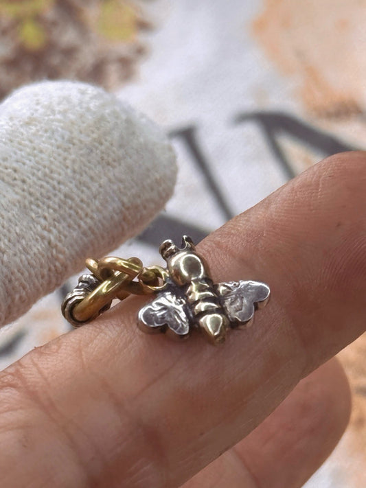 QueenBee #3 con cadena