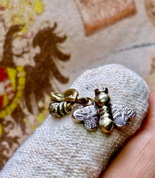 QueenBee #7 con cadena