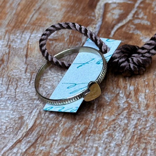 anillo con corazón en bronce