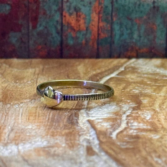 anillo con corazón en bronce