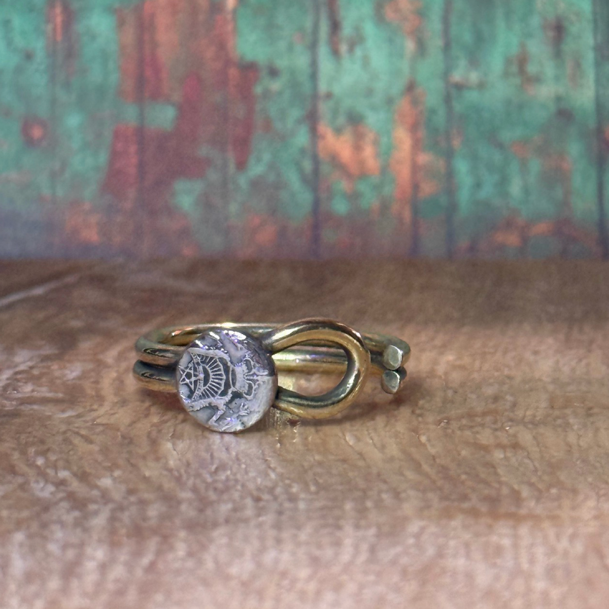 anillo en bronce con moneda